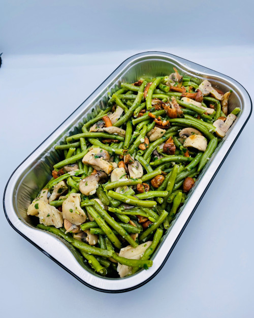 HARICOTS VERTS ET CHAMPIGNONS EN PERSILLADE  (2-3 PERSONNES)