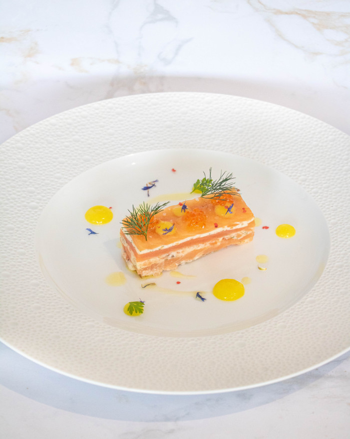 MILLE-FEUILLE DE SAUMON GRAVLAX ET FUMÉ