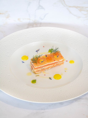 MILLE-FEUILLE DE SAUMON GRAVLAX ET FUMÉ