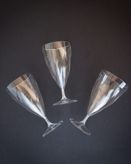 VERRES À PIED EN PLASTIQUE REUTILISABLES (6 PIÈCES)