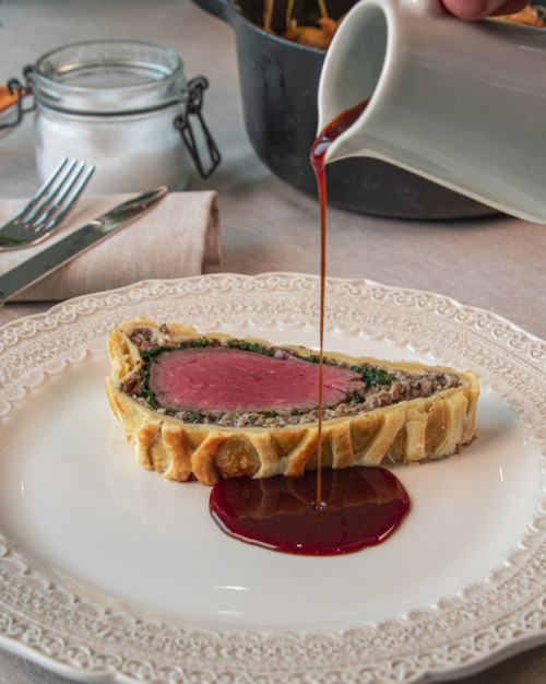FILET DE BOEUF WELLINGTON, SAUCE AU FOIE GRAS