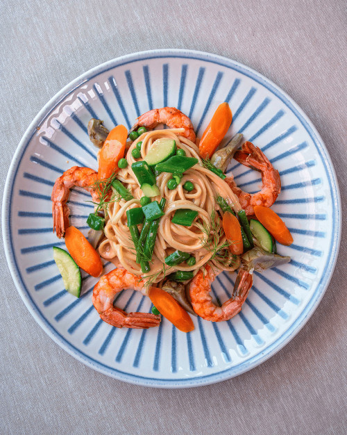LINGUINE AUX GAMBAS, LÉGUMES PRIMEURS ET SAUCE CRUSTACÉS