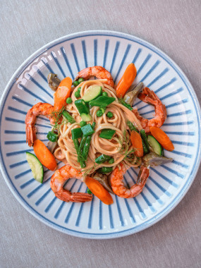 LINGUINE AUX GAMBAS, LÉGUMES PRIMEURS ET SAUCE CRUSTACÉS