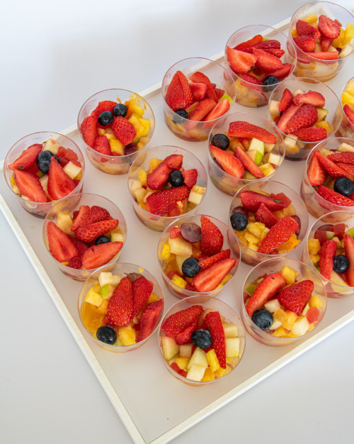 PLATEAU DE 18 MINI SALADES DE FRUITS