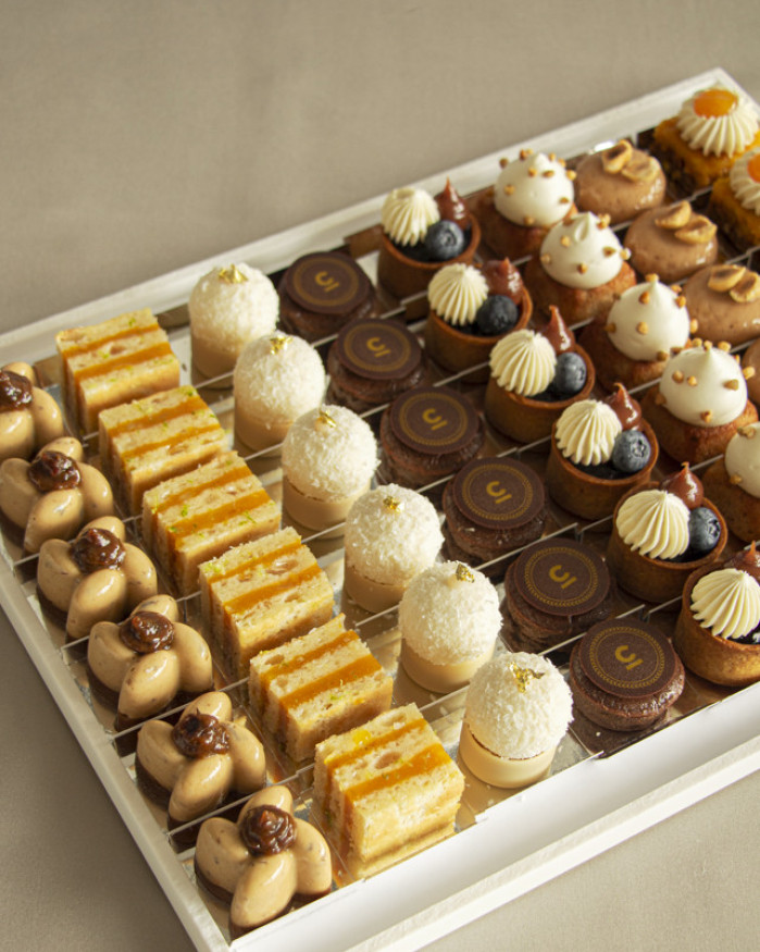 PLATEAU DE 24 MINIATURES CHOCOLAT ET FRUITS