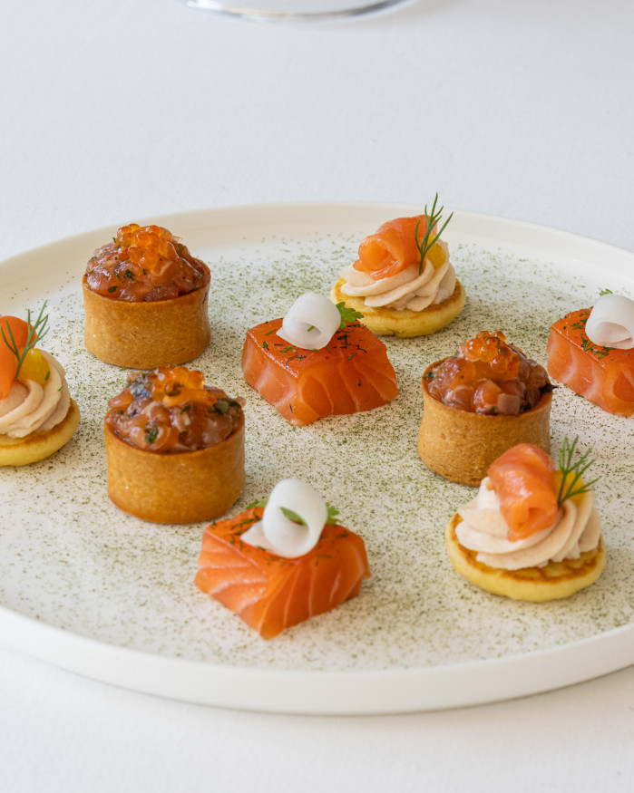 BOUCHEES FROIDES FESTIVES AU SAUMON 12 PIECES 