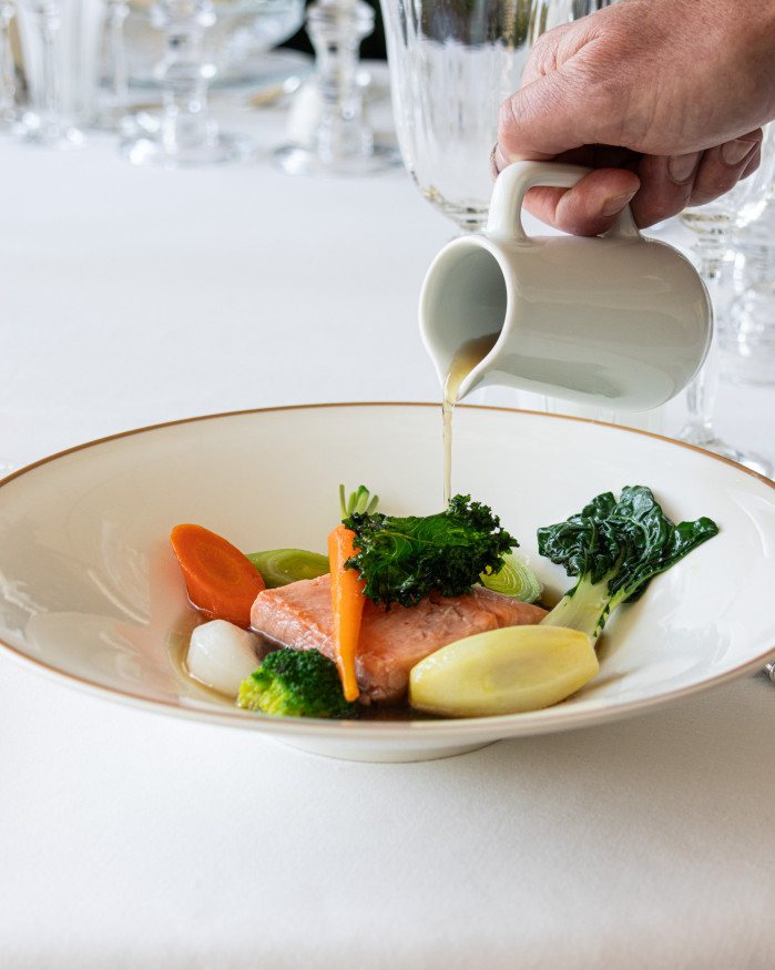 SAUMON ET LÉGUMES COMME UN POT-AU-FEU