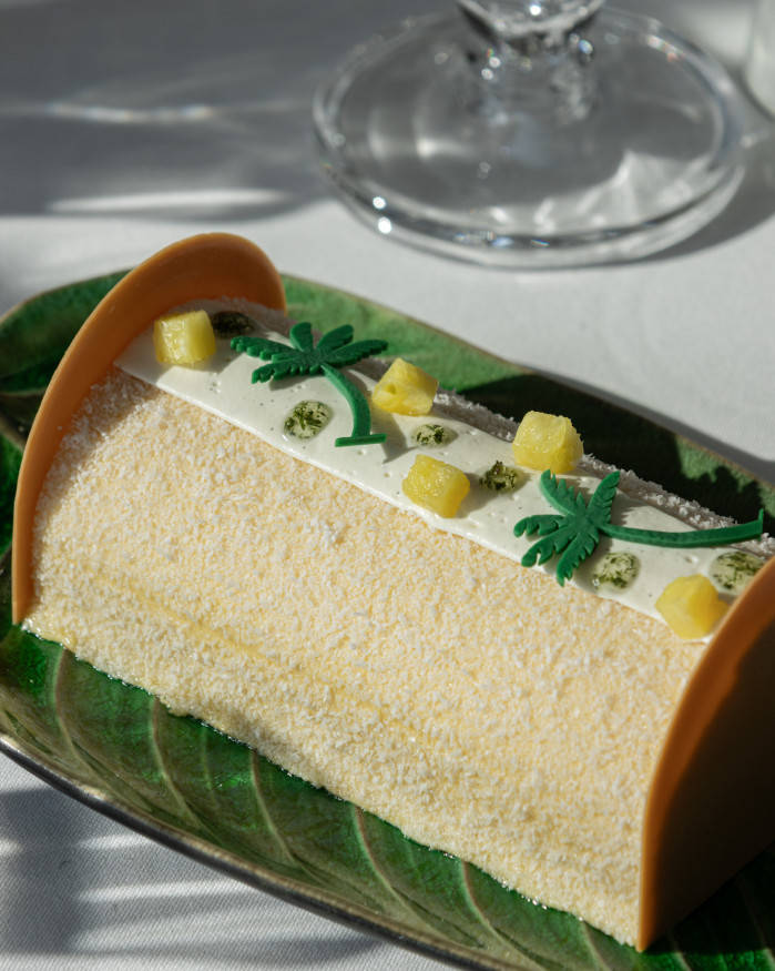 BÛCHE DULCEY & FRUITS EXOTIQUES - 6 À 8 PERSONNES