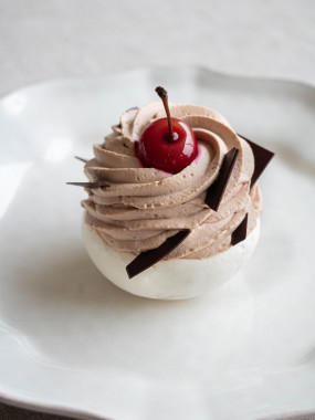 PAVLOVA AUX FRUITS DE SAISON INDIVIDUELLE