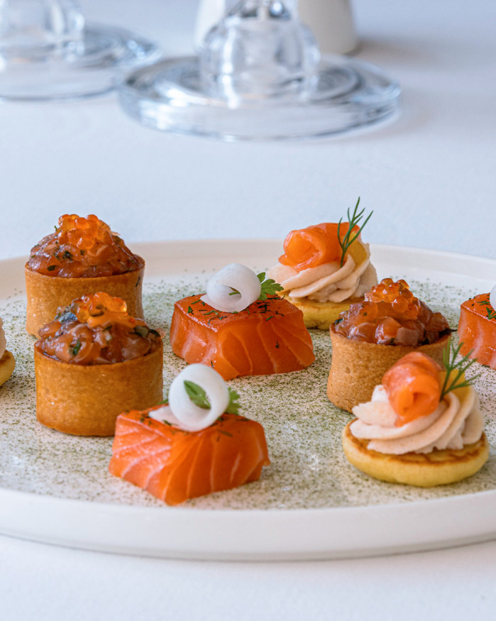 BOUCHEES FROIDES FESTIVES AU SAUMON 12 PIECES 