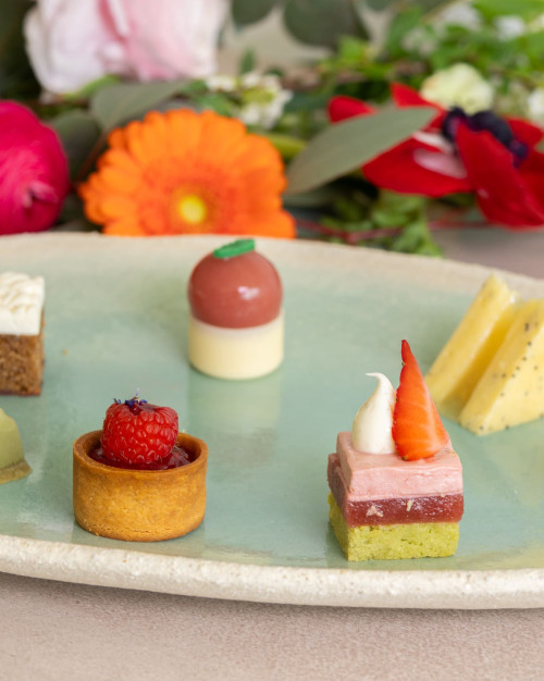  PLATEAU DE 24 MINIATURES CHOCOLAT ET FRUITS