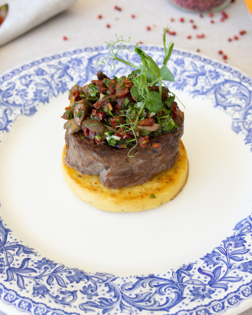 BOEUF CONFIT, PANISSE À L’HUILE D’OLIVE