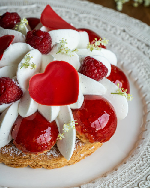 SAINT-HONORE AUX FRAMBOISES 