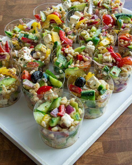 MINI SALADES DE BLÉ À LA GRECQUE (18 PIECES)