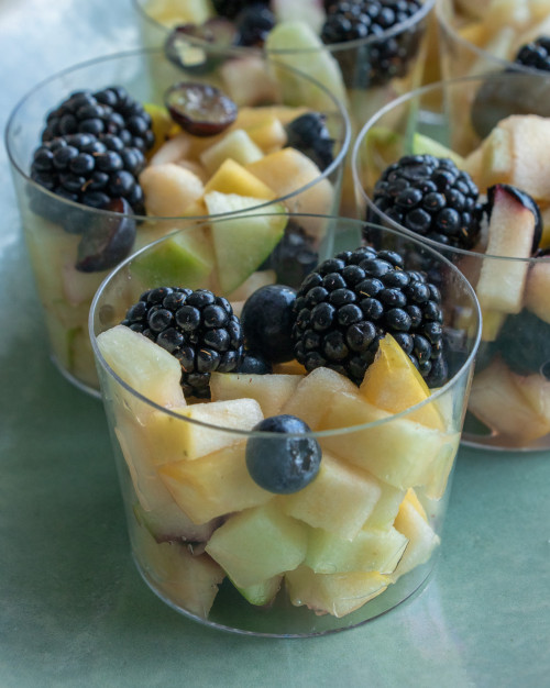 PLATEAU DE 18 MINI SALADES DE FRUITS