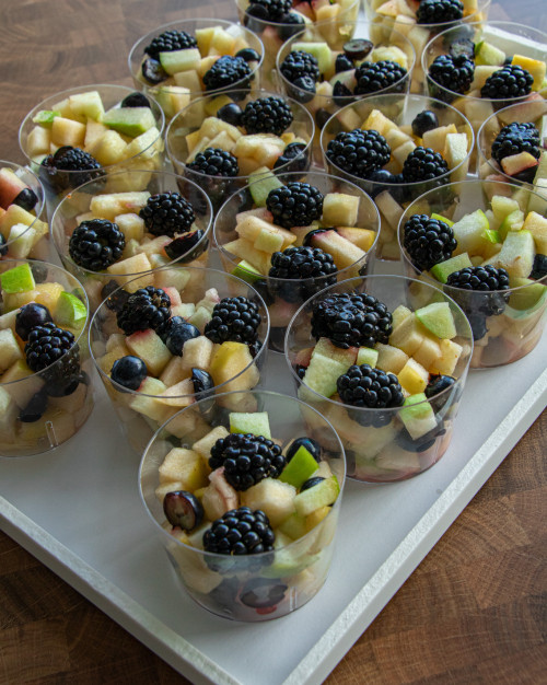 PLATEAU DE 18 MINI SALADES DE FRUITS