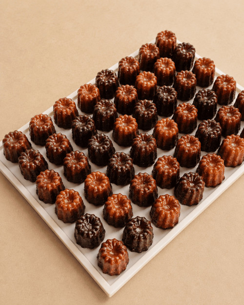 PLATEAU DE 14 CANNELÉS